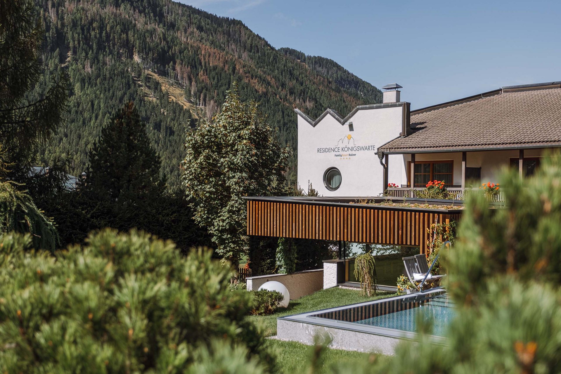 The Residence Königswarte Strata Residence Königswarte with garden and mountain view